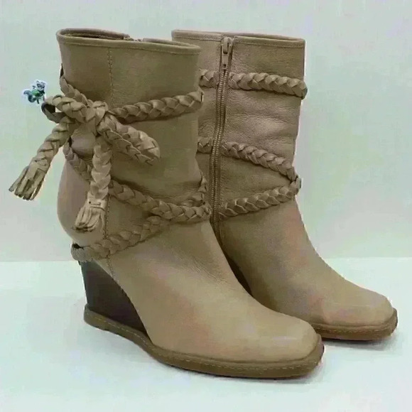 Vince Camuto Women’s Brown Leather Wedge Booties Size US 9 B - Picture 2 of 11